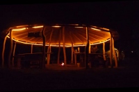 Holzjurtendach am Wagenplatz